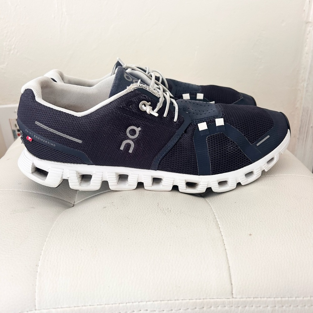 On Running Midnight | White Cloud 5 Running Shoes Sneakers Sz. 9 - Picture 2 of 10